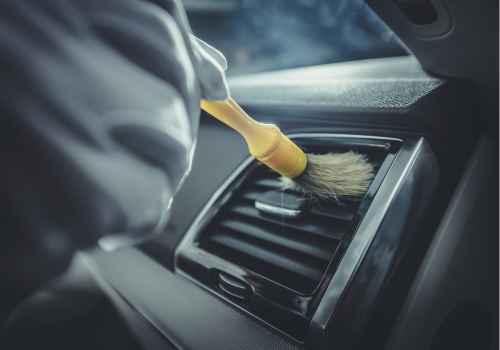 nettoyage intérieur voiture brosse douce